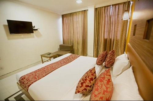 Hotel Maneck Residency image 32